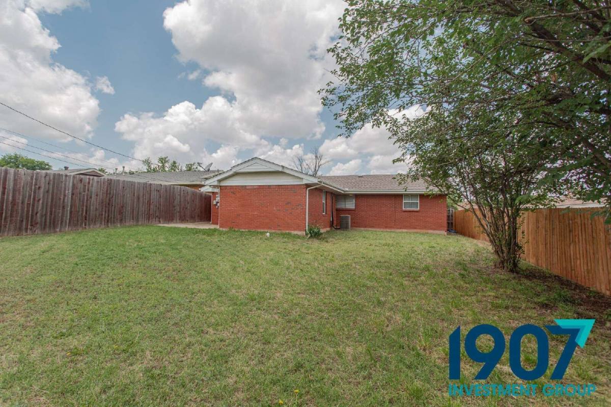 House for rent at 704 SW 2nd St, Oklahoma City, OK 73160