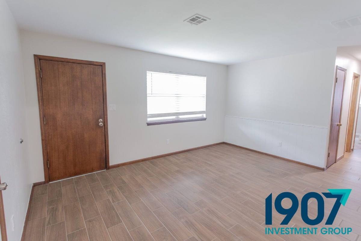 House for rent at 704 SW 2nd St, Oklahoma City, OK 73160