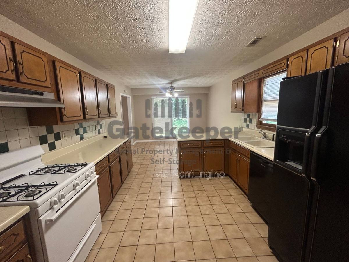 House for rent at 210 Buckeye Lane, Fayetteville, GA 30214