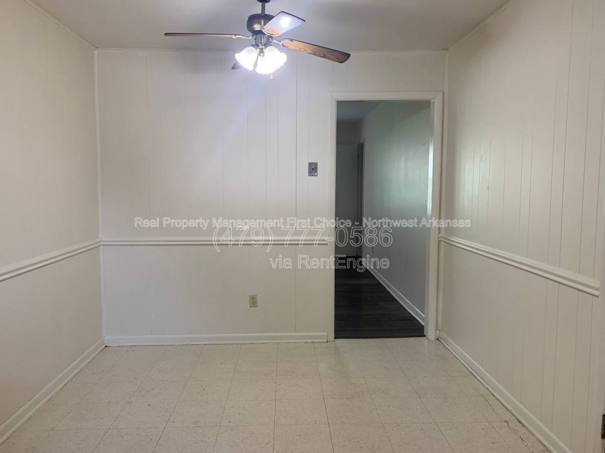 House for rent at 1039 W Bel Air Dr, Fayetteville, AR 72703