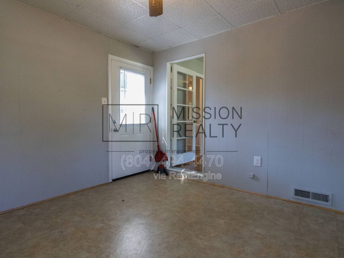 House for rent at 1107 Ironington Rd, Richmond, VA 23227
