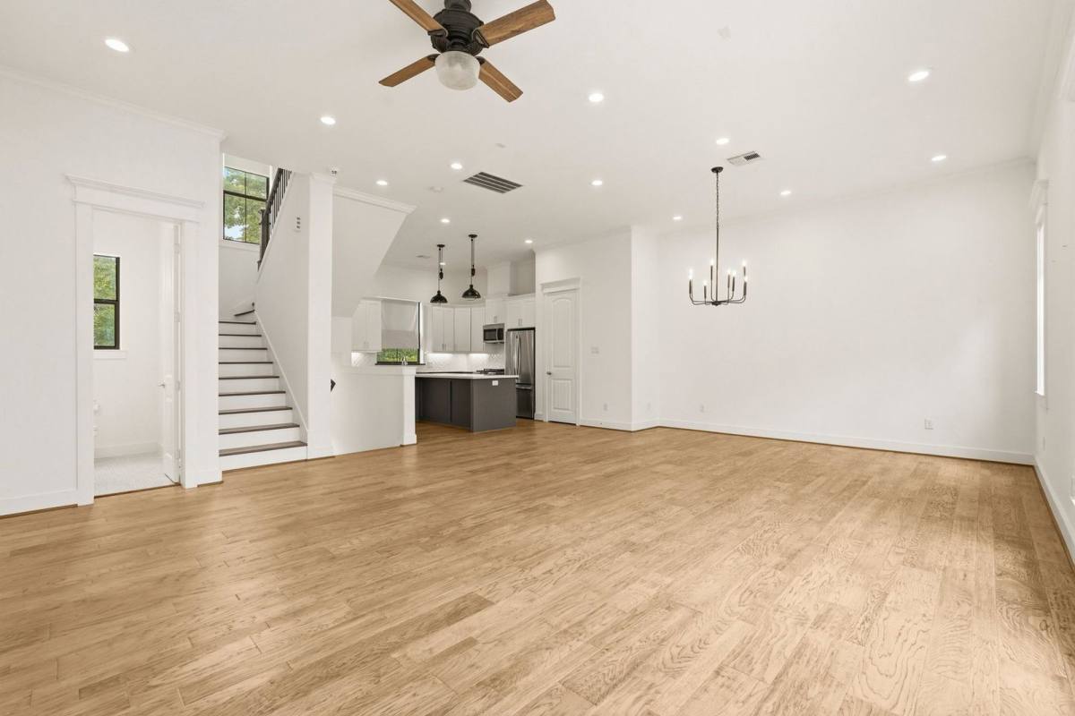 Apartment for rent at 1723 W 14th St #B, Houston, TX 77008