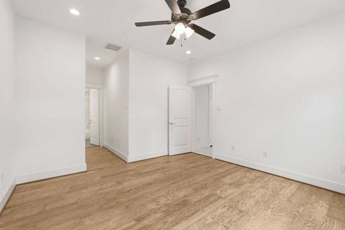 Apartment for rent at 1723 W 14th St #B, Houston, TX 77008