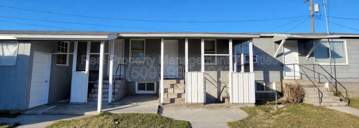 Apartment for rent at 508 9th St #2, Benton City, WA 99320
