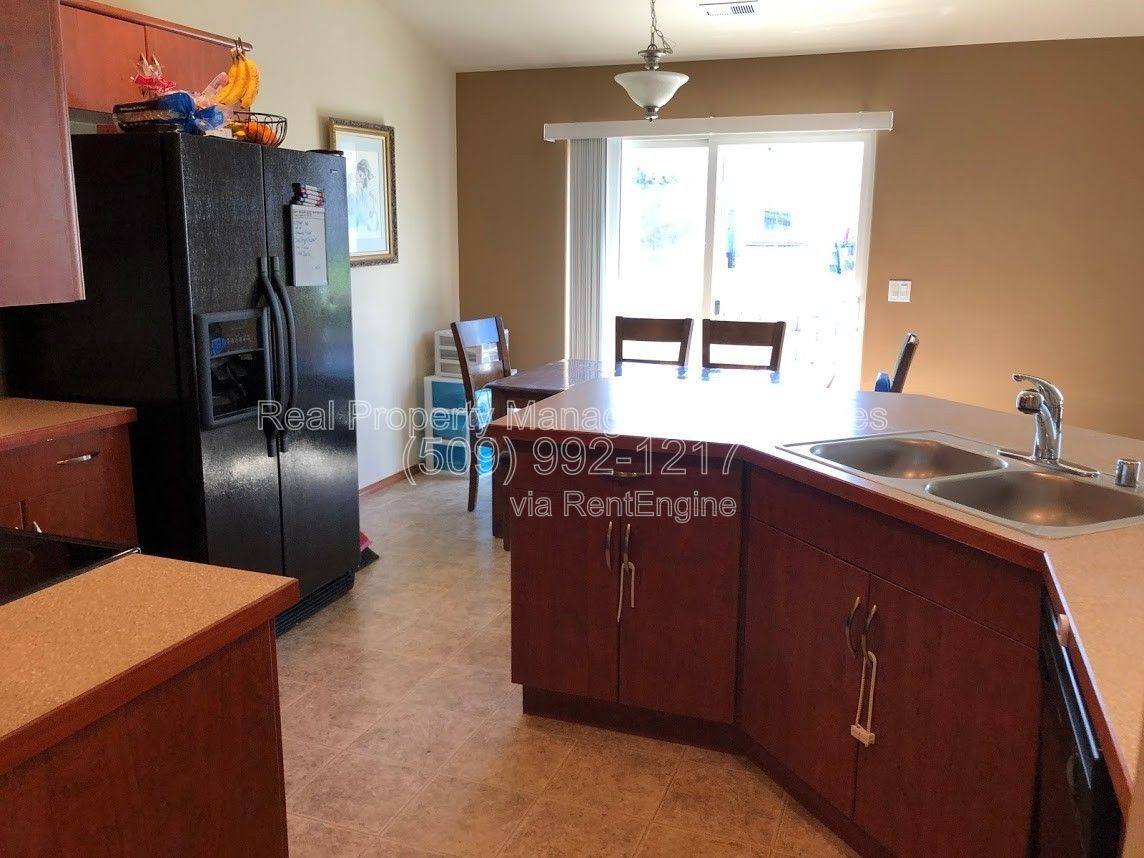 House for rent at 1653 Larkspur Dr, Richland, WA 99352