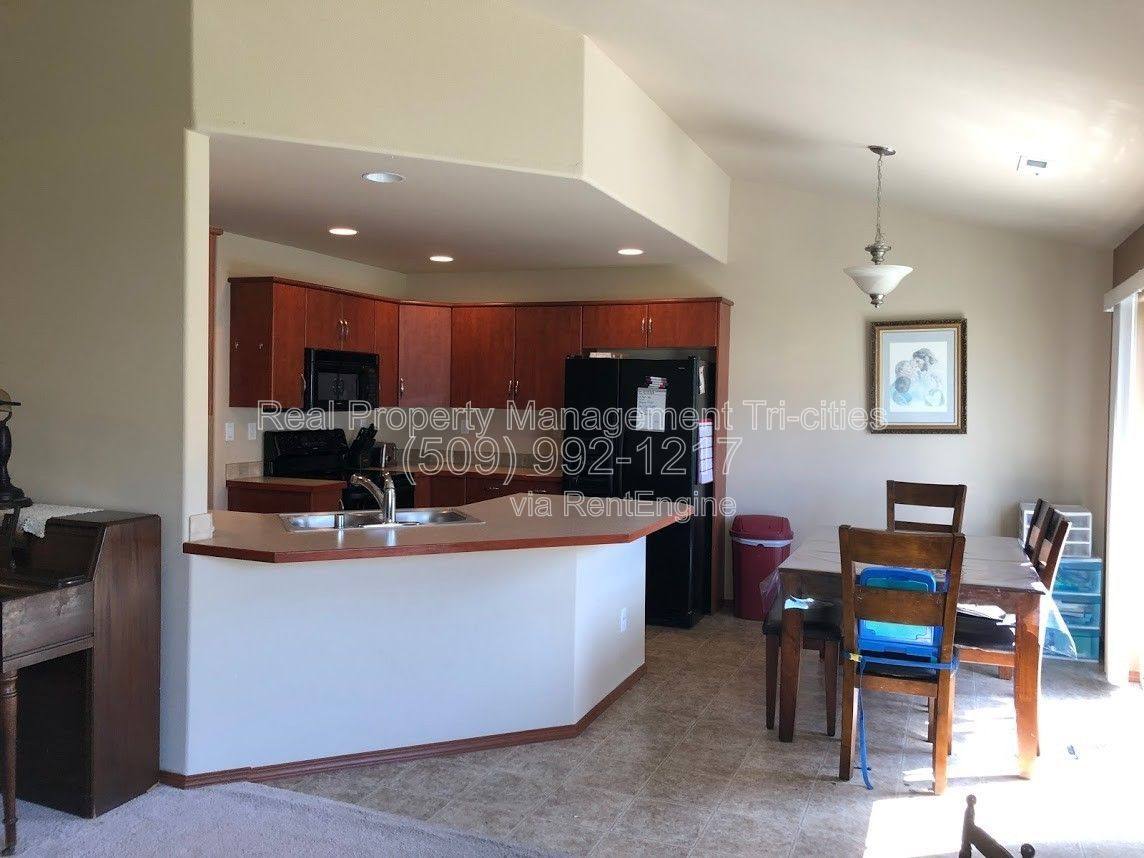 House for rent at 1653 Larkspur Dr, Richland, WA 99352