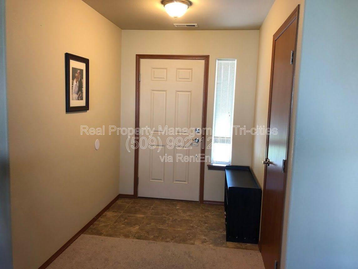 House for rent at 1653 Larkspur Dr, Richland, WA 99352