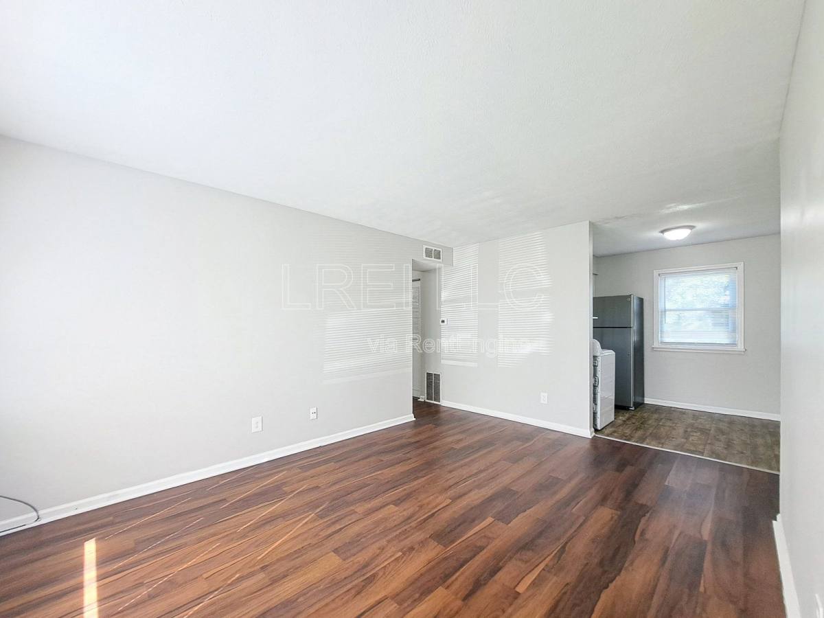 Apartment for rent at 5112 Valiant Dr #2, Louisville, KY 40216