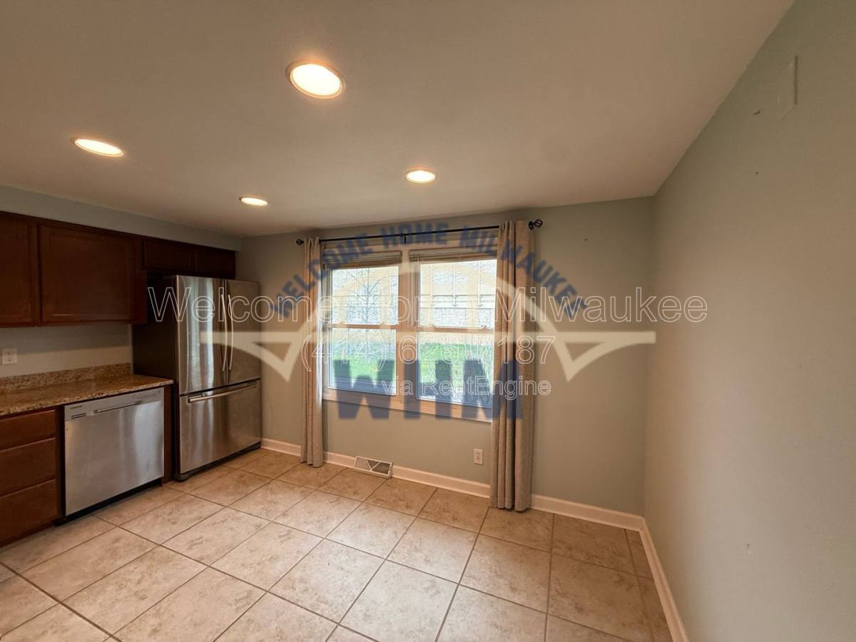 Apartment for rent at 4248 S 5th St, Milwaukee, WI 53207