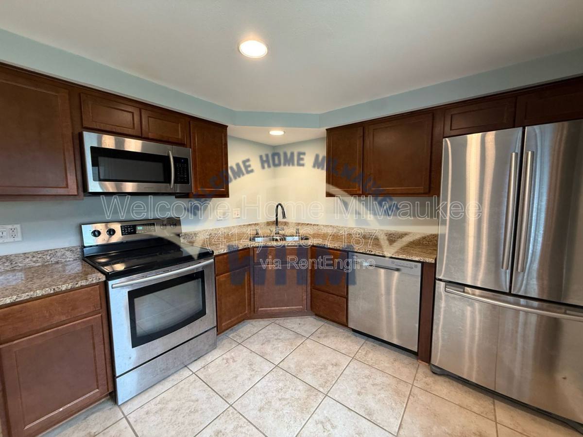 Apartment for rent at 4248 S 5th St, Milwaukee, WI 53207