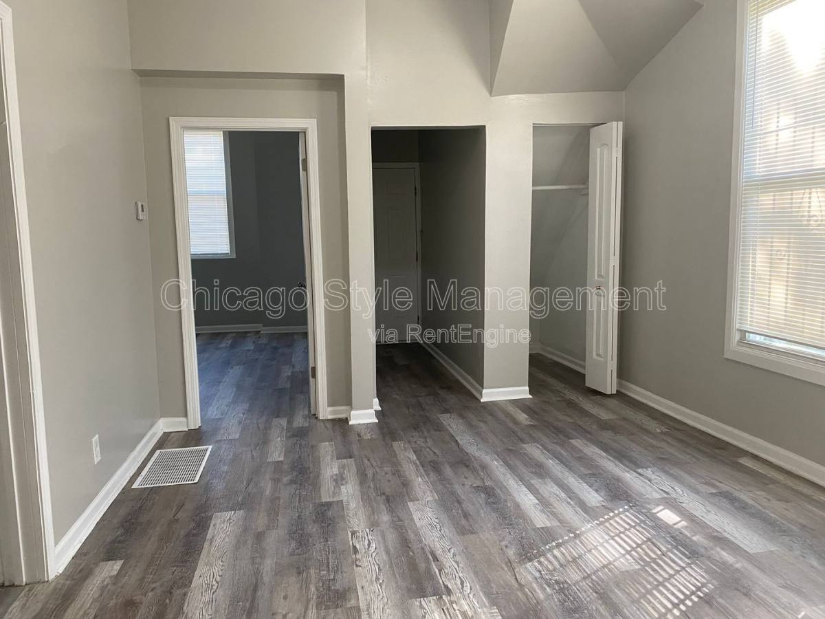 Apartment for rent at 7614 S Maryland Ave #1, Chicago, IL 60619