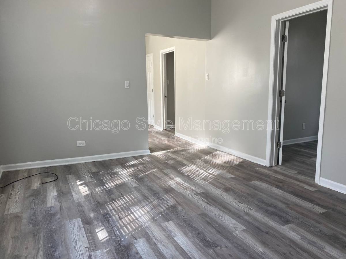 Apartment for rent at 7614 S Maryland Ave #1, Chicago, IL 60619