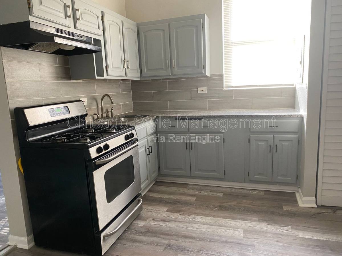 Apartment for rent at 7614 S Maryland Ave #1, Chicago, IL 60619