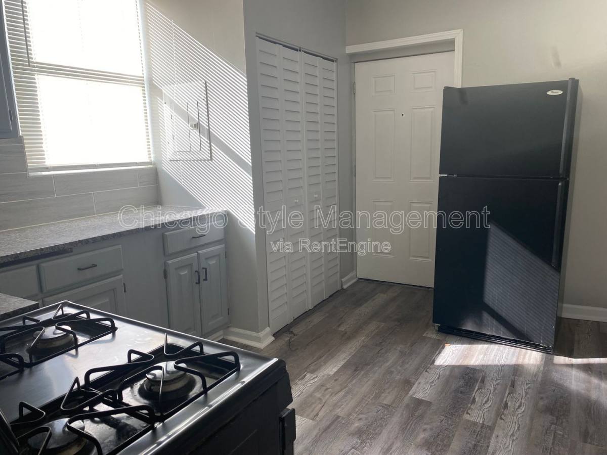 Apartment for rent at 7614 S Maryland Ave #1, Chicago, IL 60619