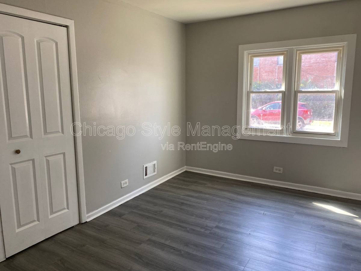 Apartment for rent at 725 Sibley Blvd, Calumet City, IL 60409