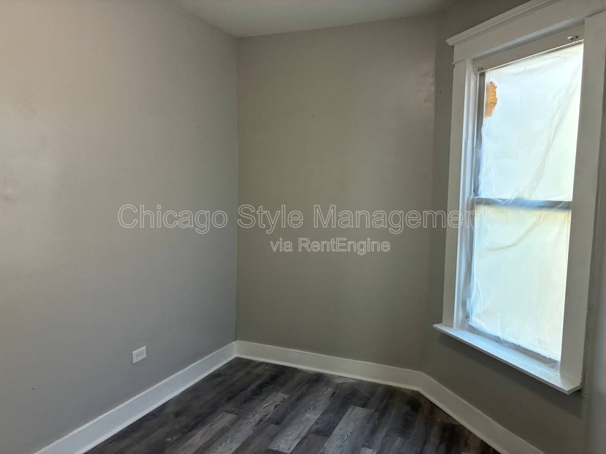 Apartment for rent at 6952 S Ada St #1, Chicago, IL 60636