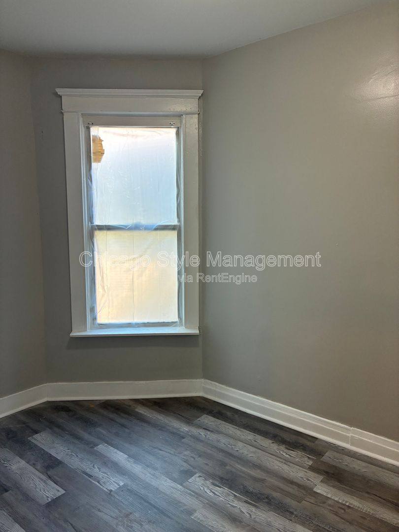 Apartment for rent at 6952 S Ada St #1, Chicago, IL 60636