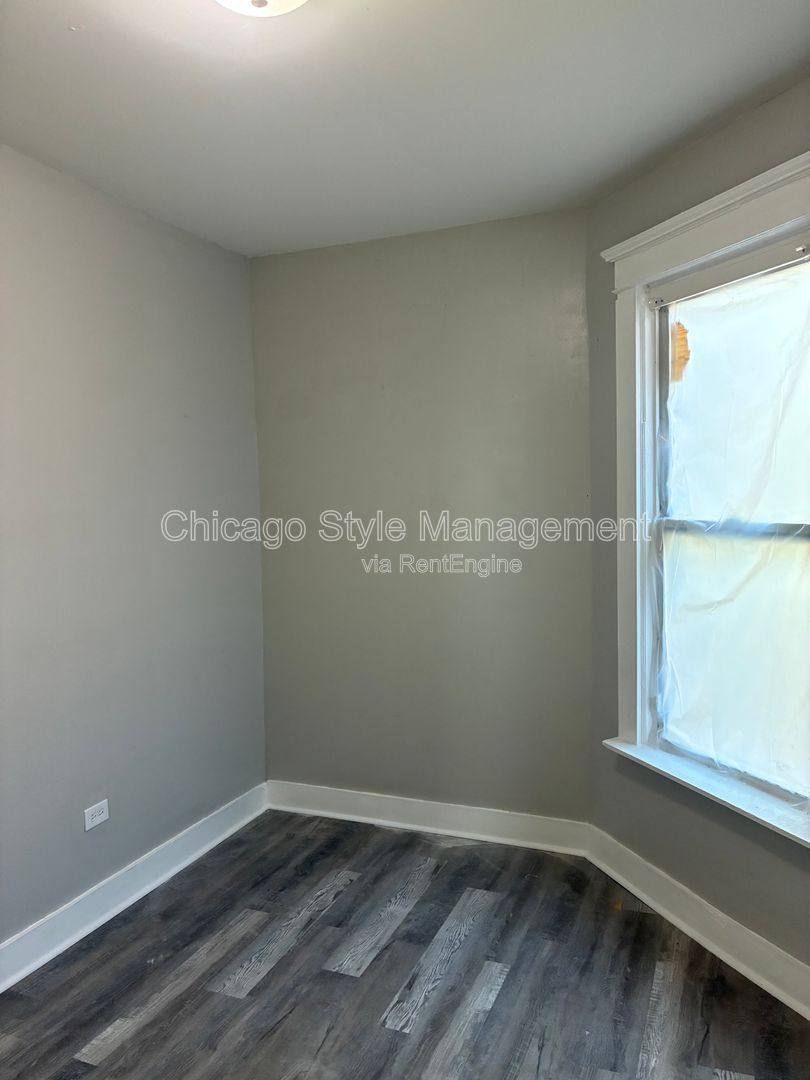 Apartment for rent at 6952 S Ada St #1, Chicago, IL 60636