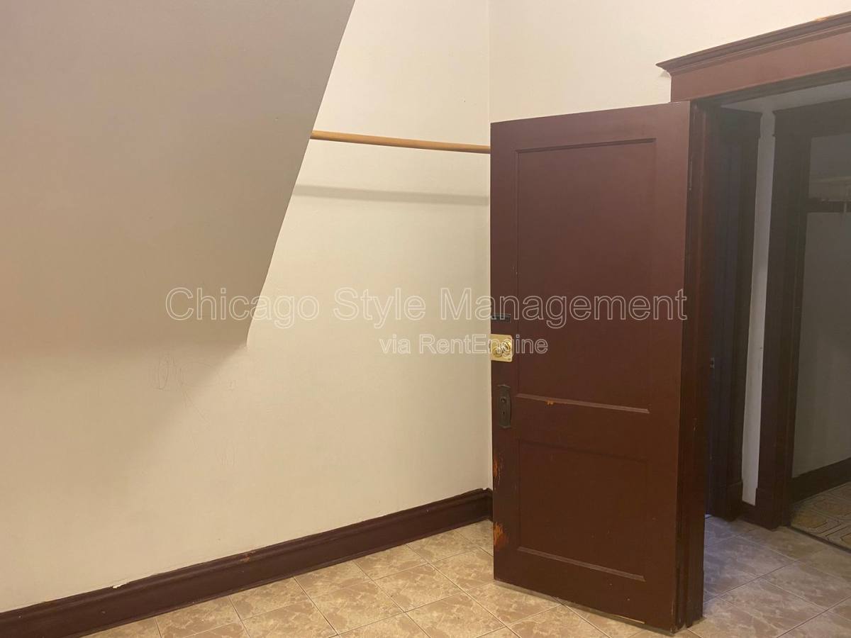 Apartment for rent at 3116 S Kedvale Ave #1, Chicago, IL 60623