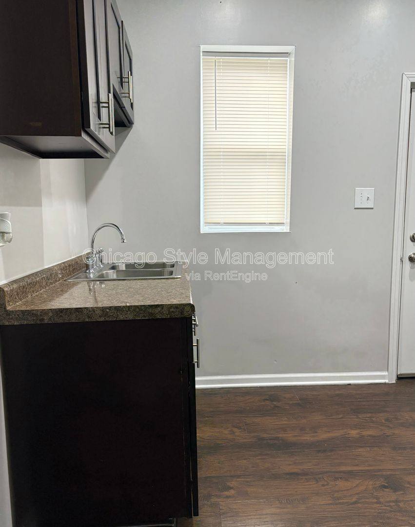 Apartment for rent at 353 E 55th Place #2S, Chicago, IL 60637