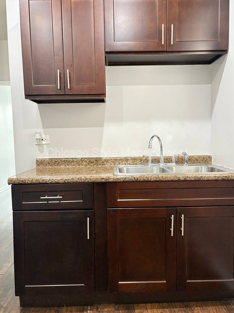 Apartment for rent at 353 E 55th Place #2S, Chicago, IL 60637