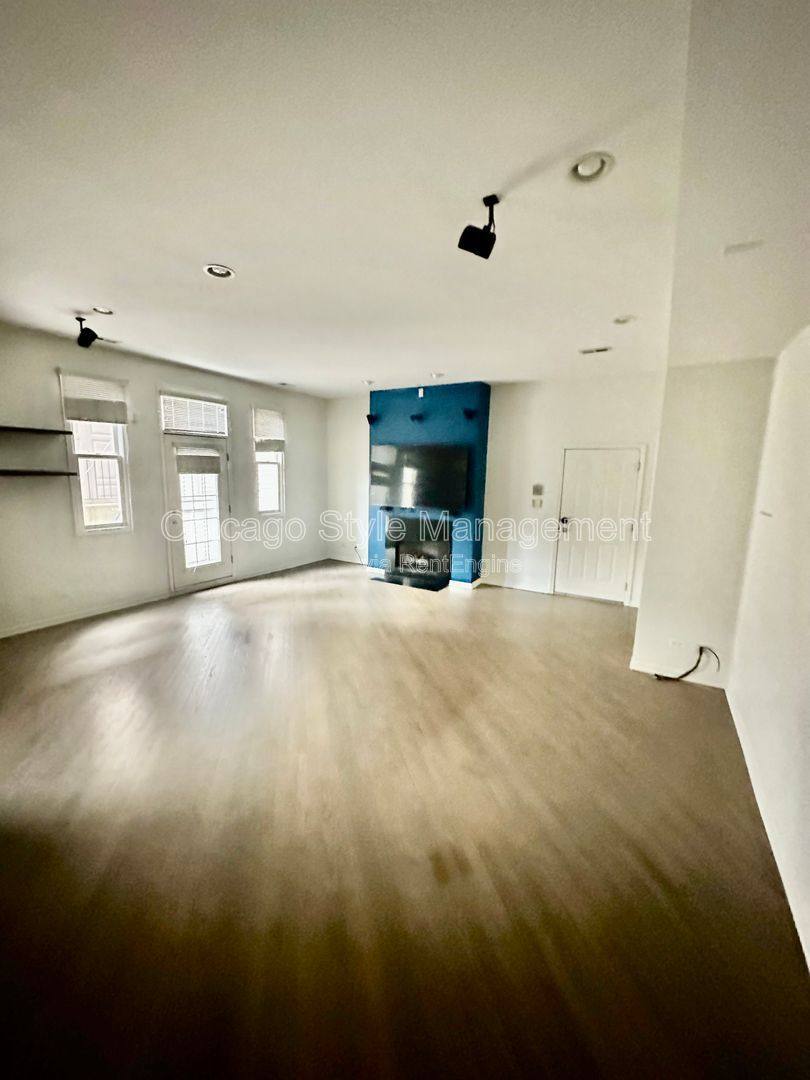 Condo for rent at 1761 W Morse Ave, Chicago, IL 60626