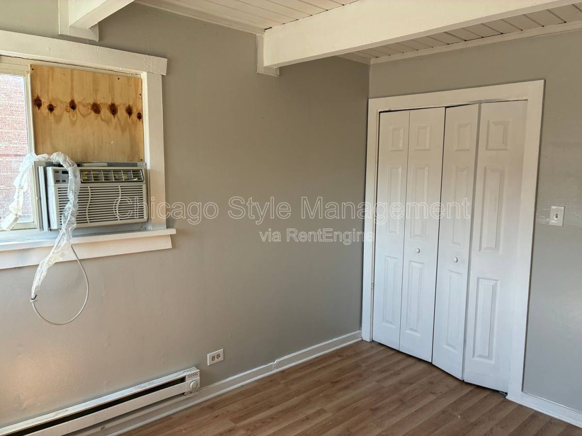 Apartment for rent at 203 W 154th St #S1, Harvey, IL 60426