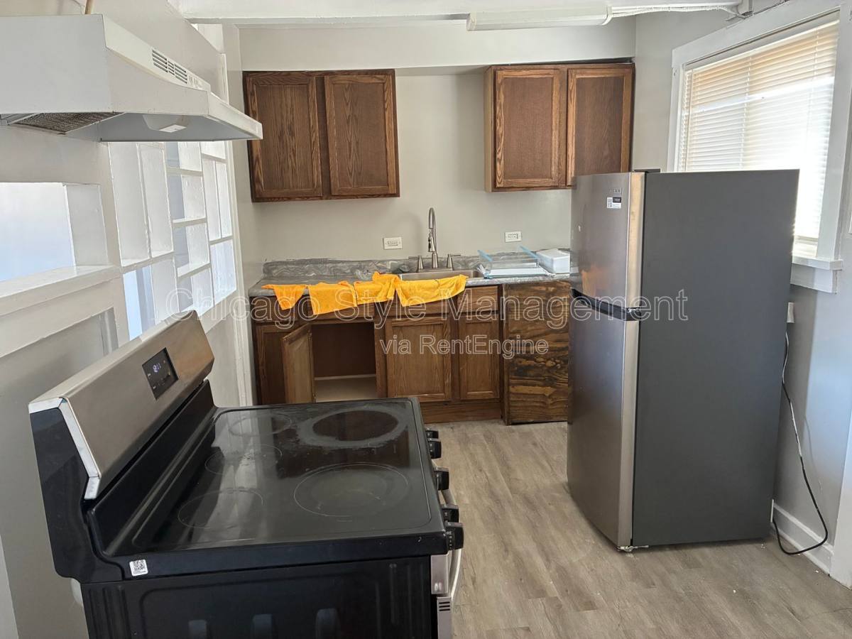 Apartment for rent at 203 W 154th St #S1, Harvey, IL 60426