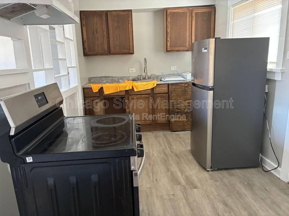 Apartment for rent at 203 W 154th St #S1, Harvey, IL 60426