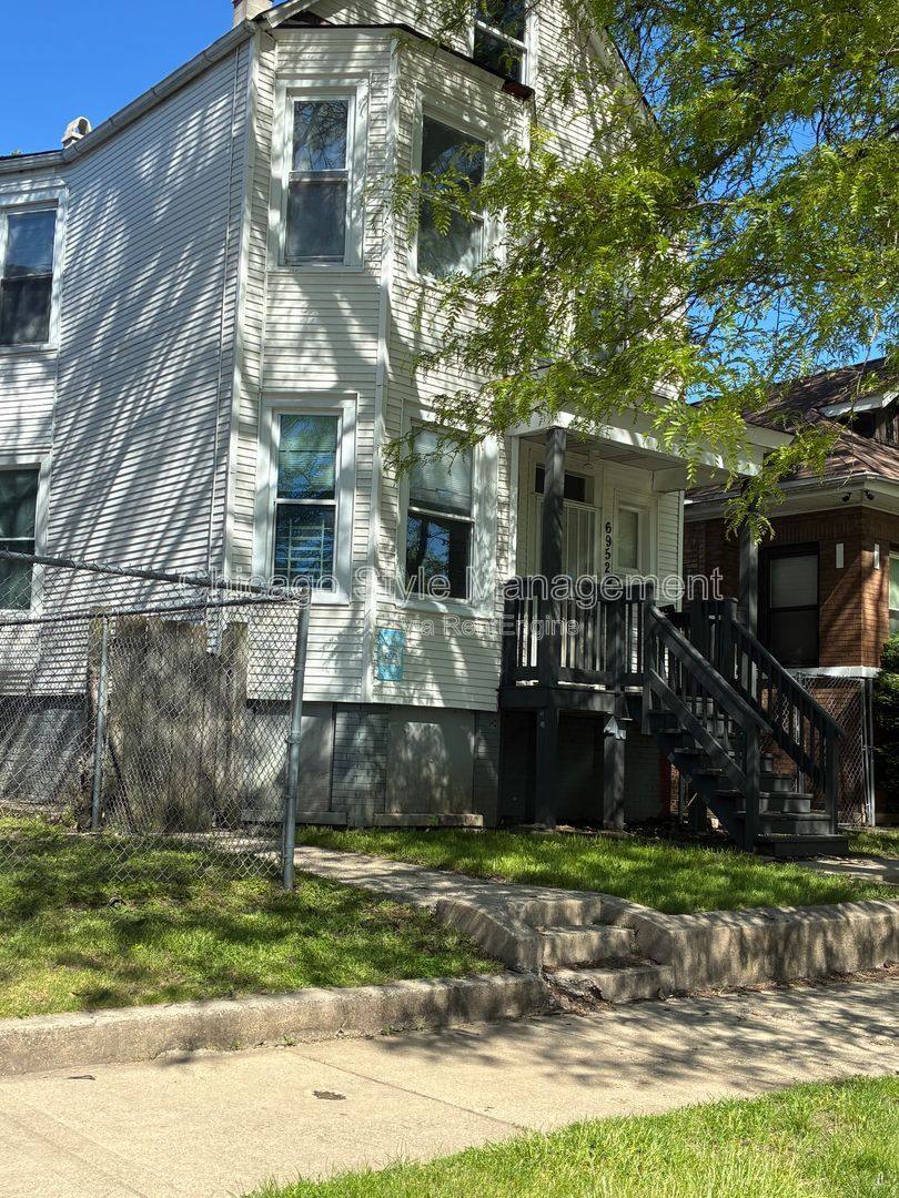 Apartment for rent at 6952 S Ada St #2, Chicago, IL 60636
