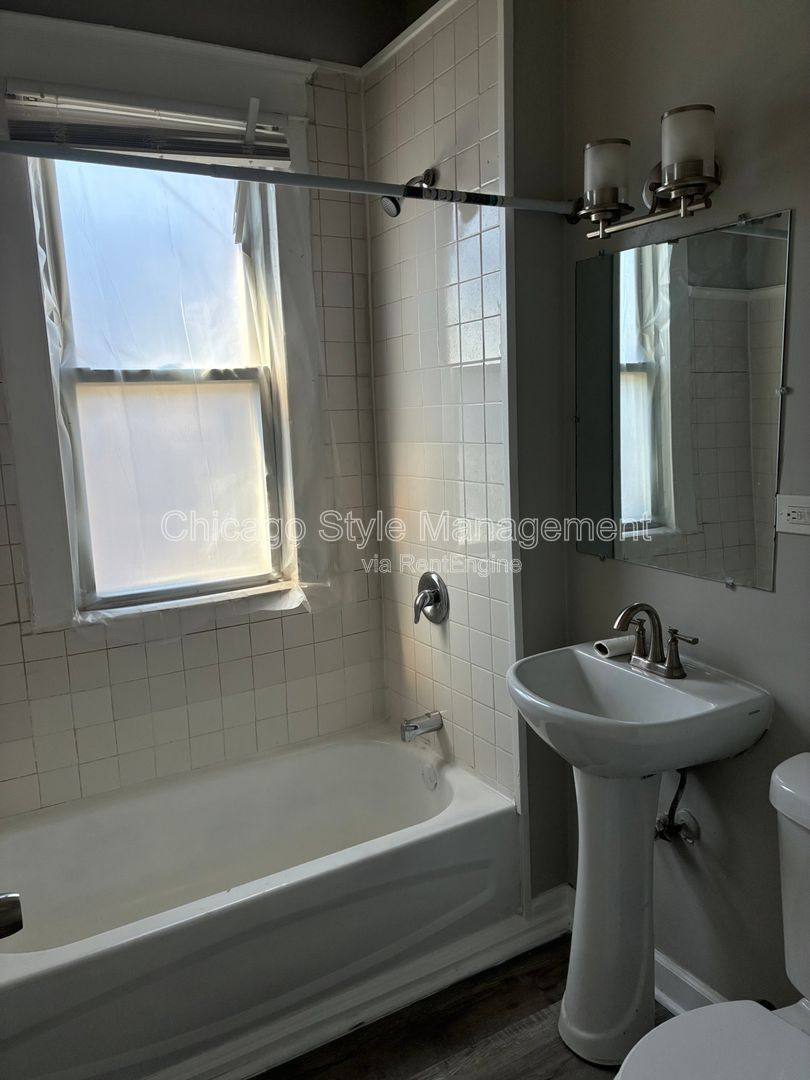 Apartment for rent at 6952 S Ada St #2, Chicago, IL 60636