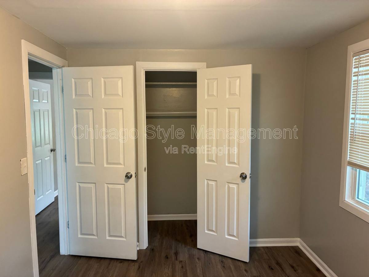 Apartment for rent at 9713 S Oglesby Ave, Chicago, IL 60617