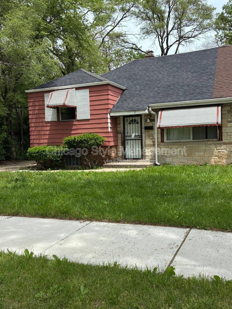 Apartment for rent at 9713 S Oglesby Ave, Chicago, IL 60617