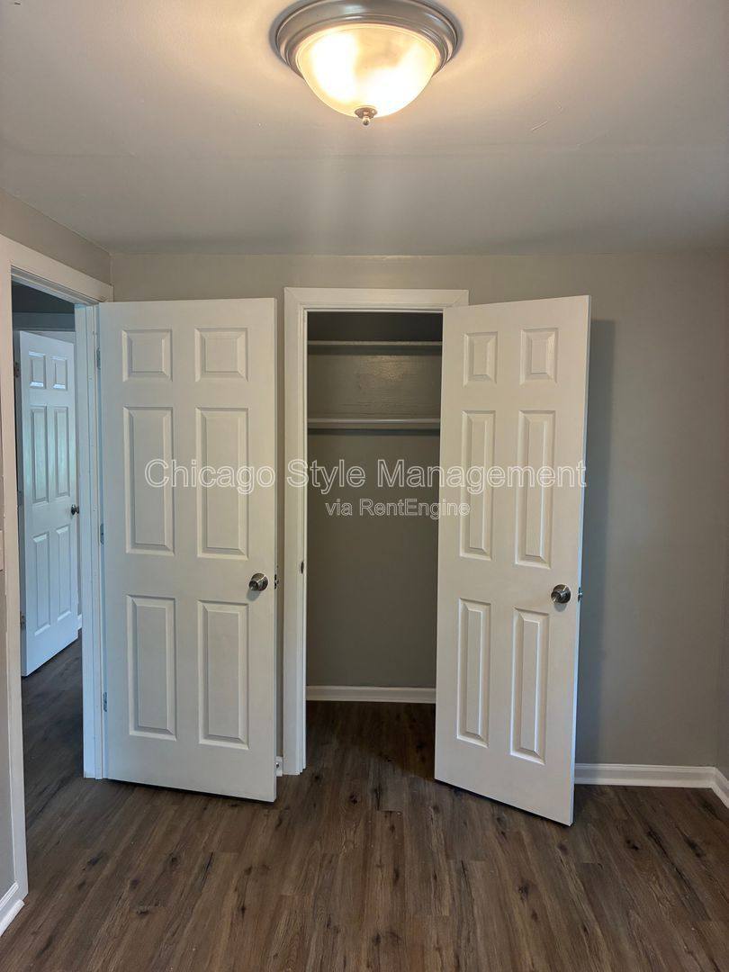 Apartment for rent at 9713 S Oglesby Ave, Chicago, IL 60617