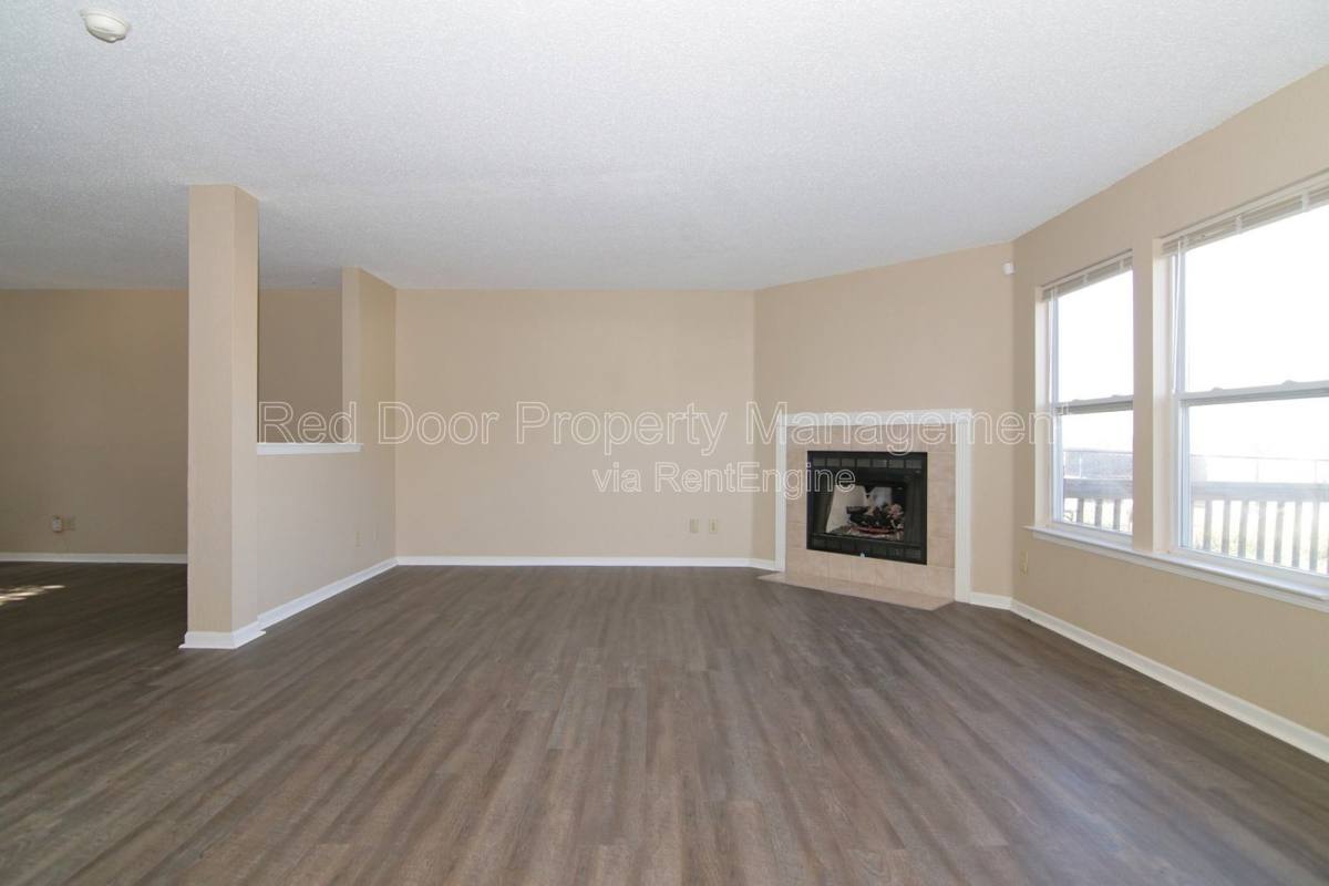 House for rent at 76 Snowflake Circle, Greenwood, IN 46143