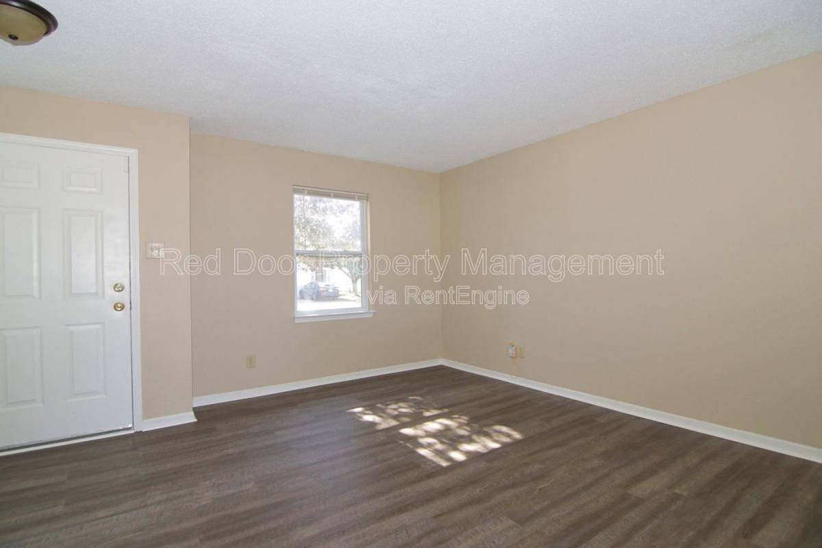 House for rent at 76 Snowflake Circle, Greenwood, IN 46143