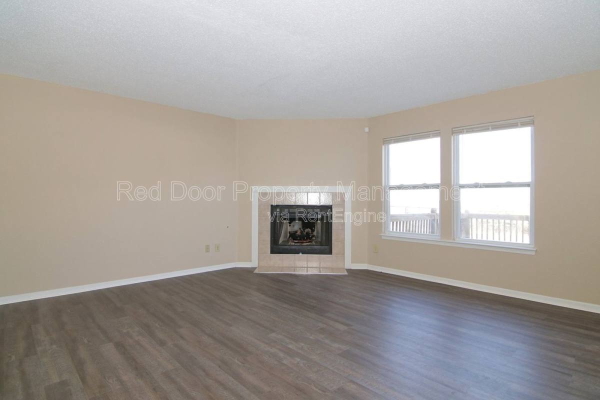 House for rent at 76 Snowflake Circle, Greenwood, IN 46143