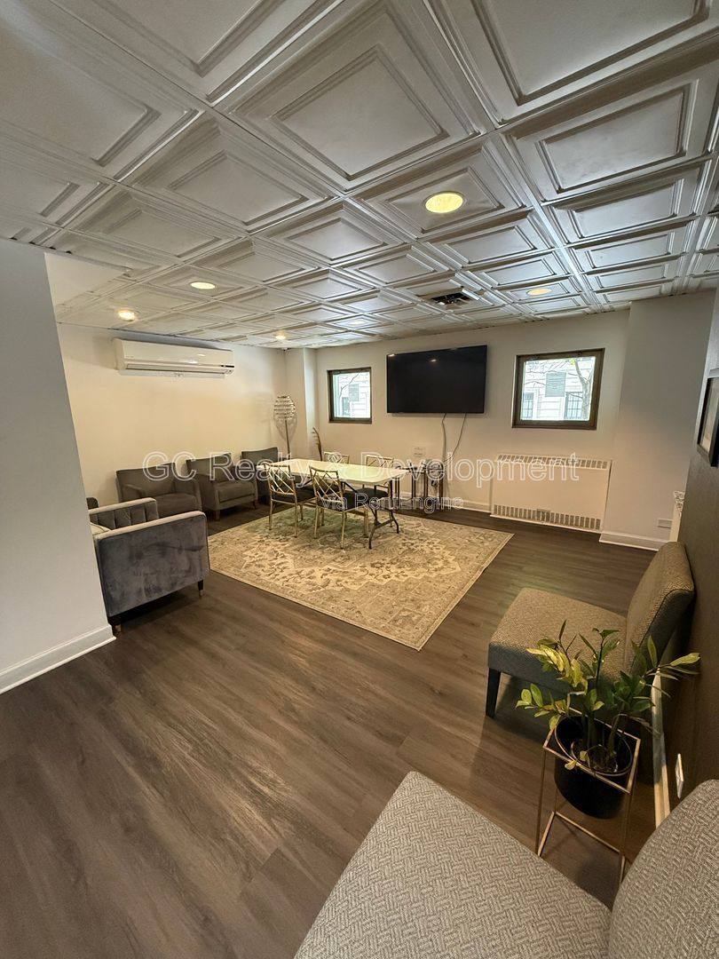Apartment for rent at 253 E Delaware Place #19C, Chicago, IL 60611