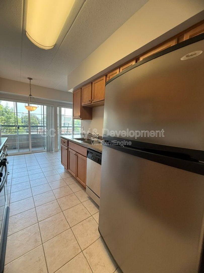 Condo for rent at 17212 Oak Park Ave #2SE, Tinley Park, IL 60477