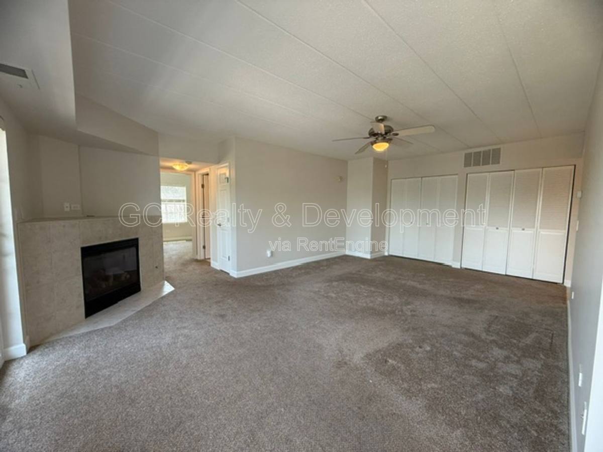 Condo for rent at 17212 Oak Park Ave #2SE, Tinley Park, IL 60477