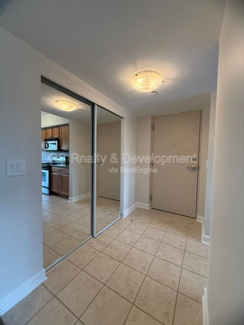 Condo for rent at 17212 Oak Park Ave #2SE, Tinley Park, IL 60477