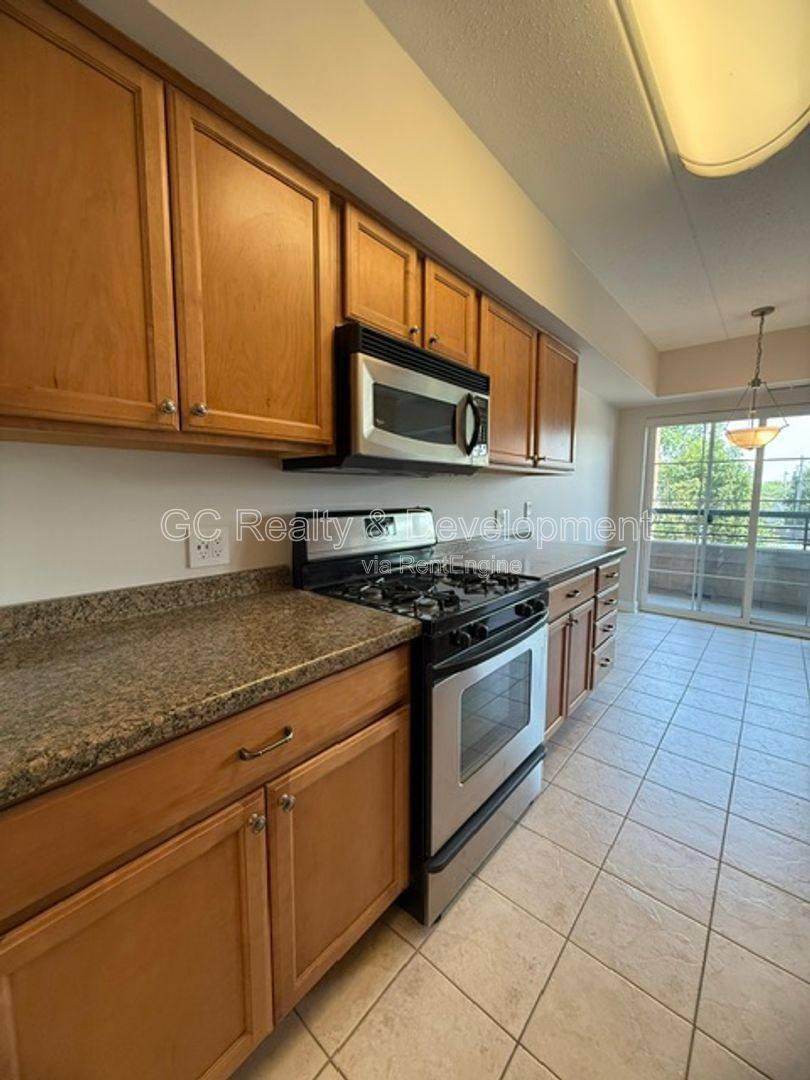 Condo for rent at 17212 Oak Park Ave #2SE, Tinley Park, IL 60477