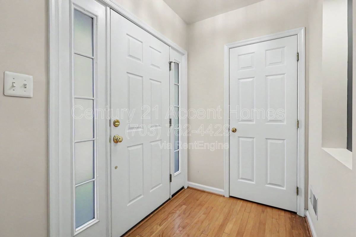 Townhouse for rent at 968 Harrison Circle, Alexandria, VA 22304