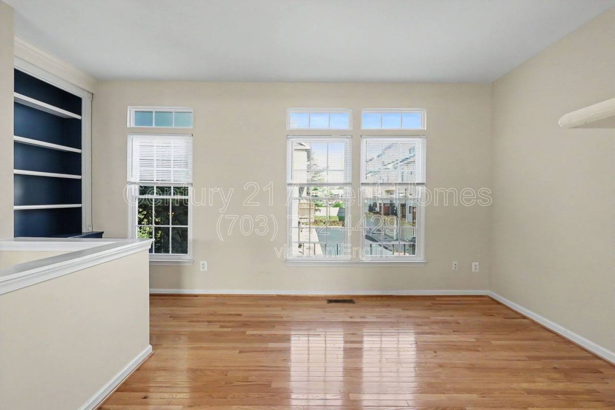 Townhouse for rent at 968 Harrison Circle, Alexandria, VA 22304