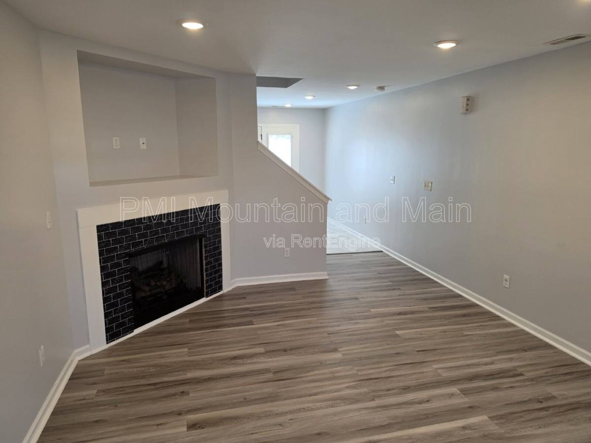 Townhouse for rent at 25 Barnett Shoals Dr, Weaverville, NC 28787