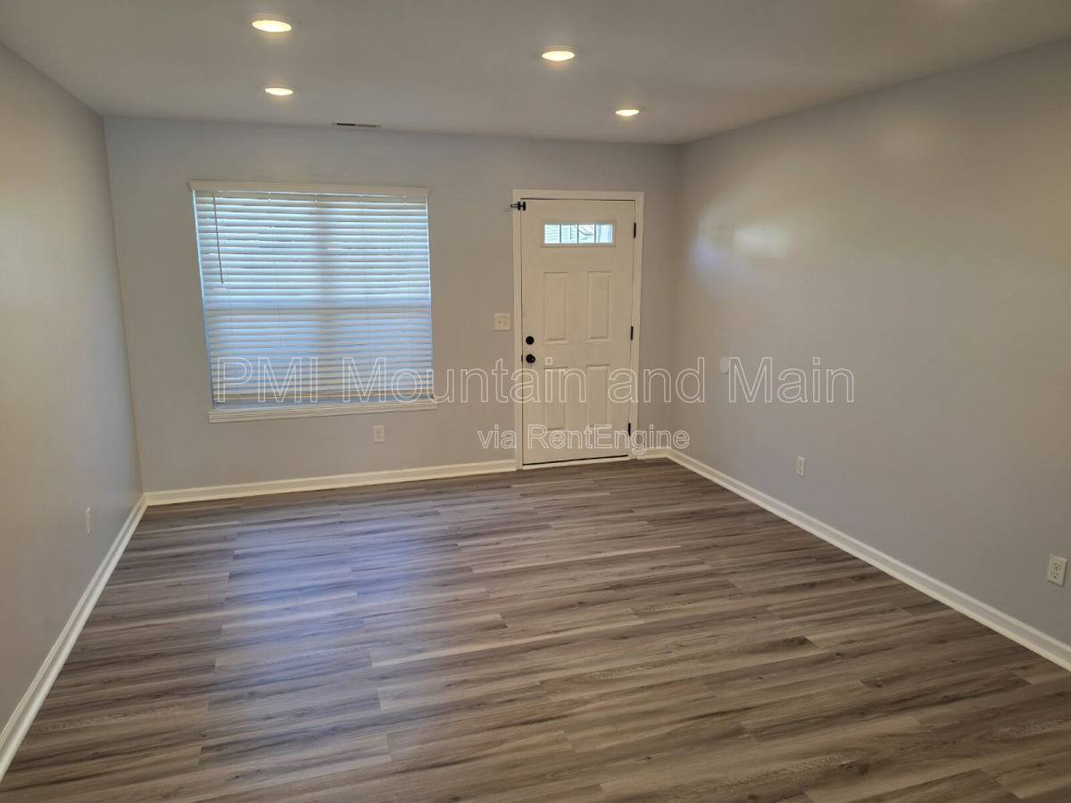 Townhouse for rent at 25 Barnett Shoals Dr, Weaverville, NC 28787