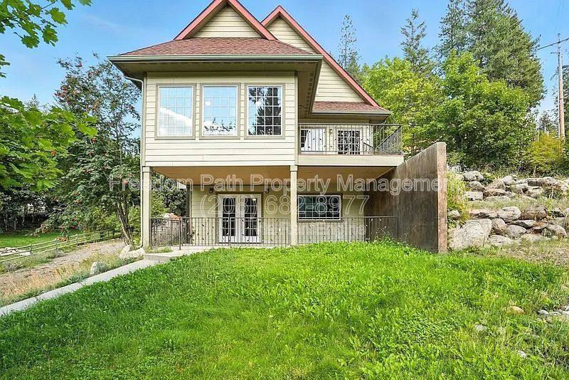 House for rent at 23732 N Lakeview Blvd, Rathdrum, ID 83858