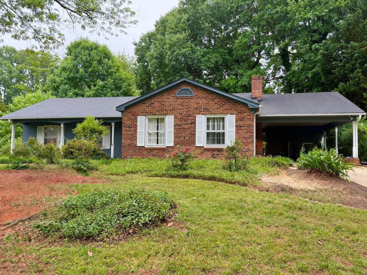 House for rent at 126 Westview Dr, Elon, NC 27244
