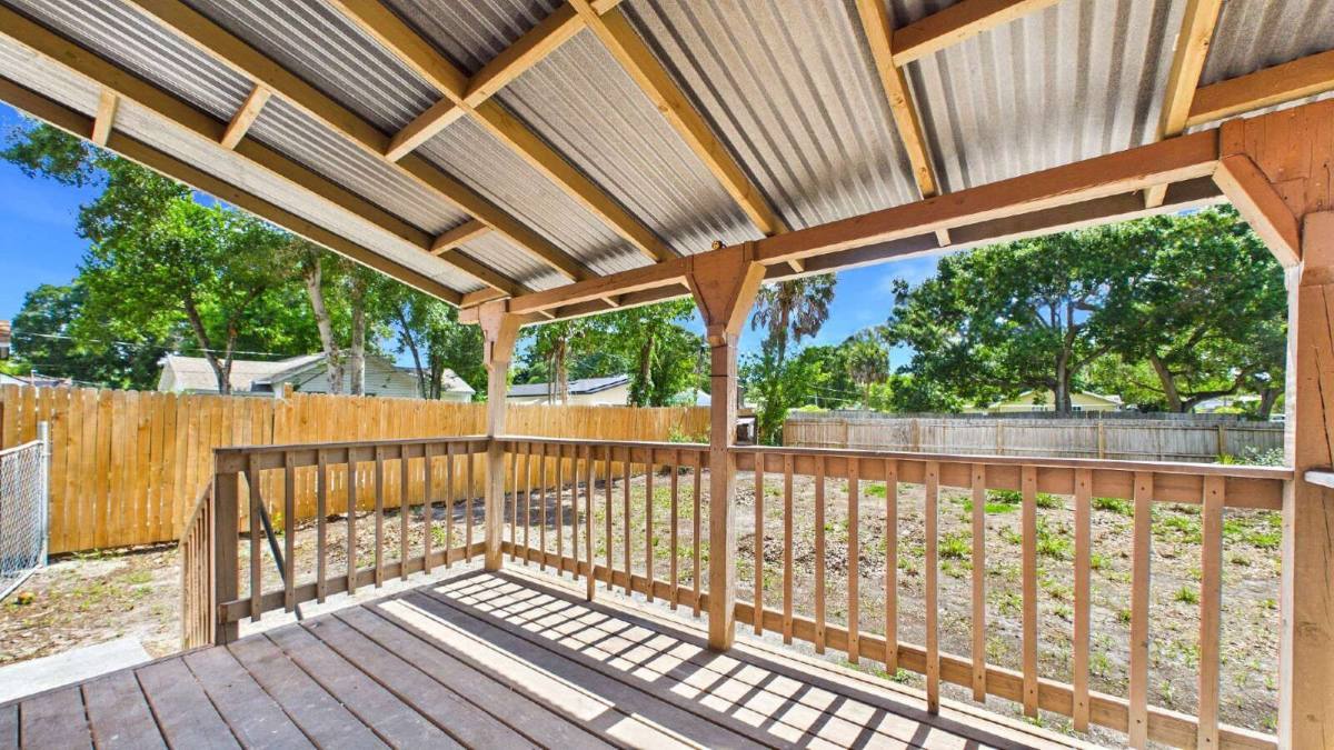 House for rent at 1642 39th St S, Saint Petersburg, FL 33711
