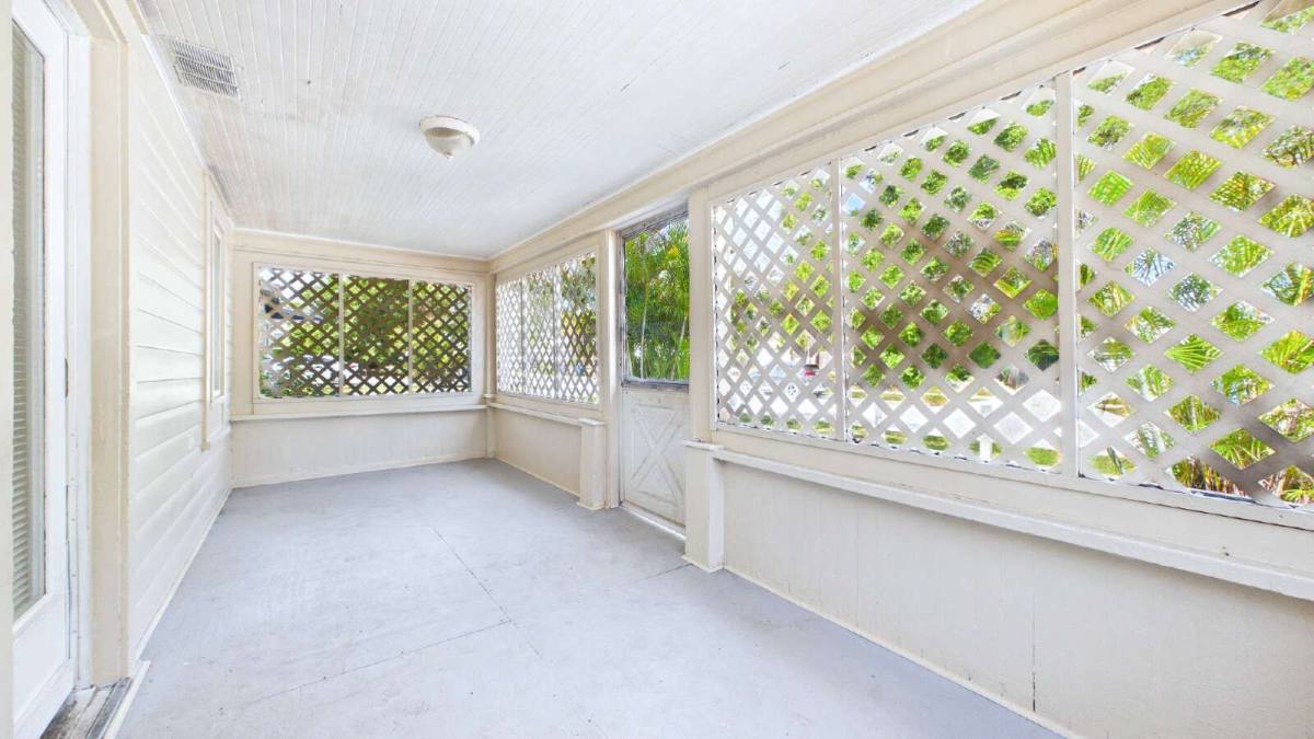 House for rent at 1642 39th St S, Saint Petersburg, FL 33711
